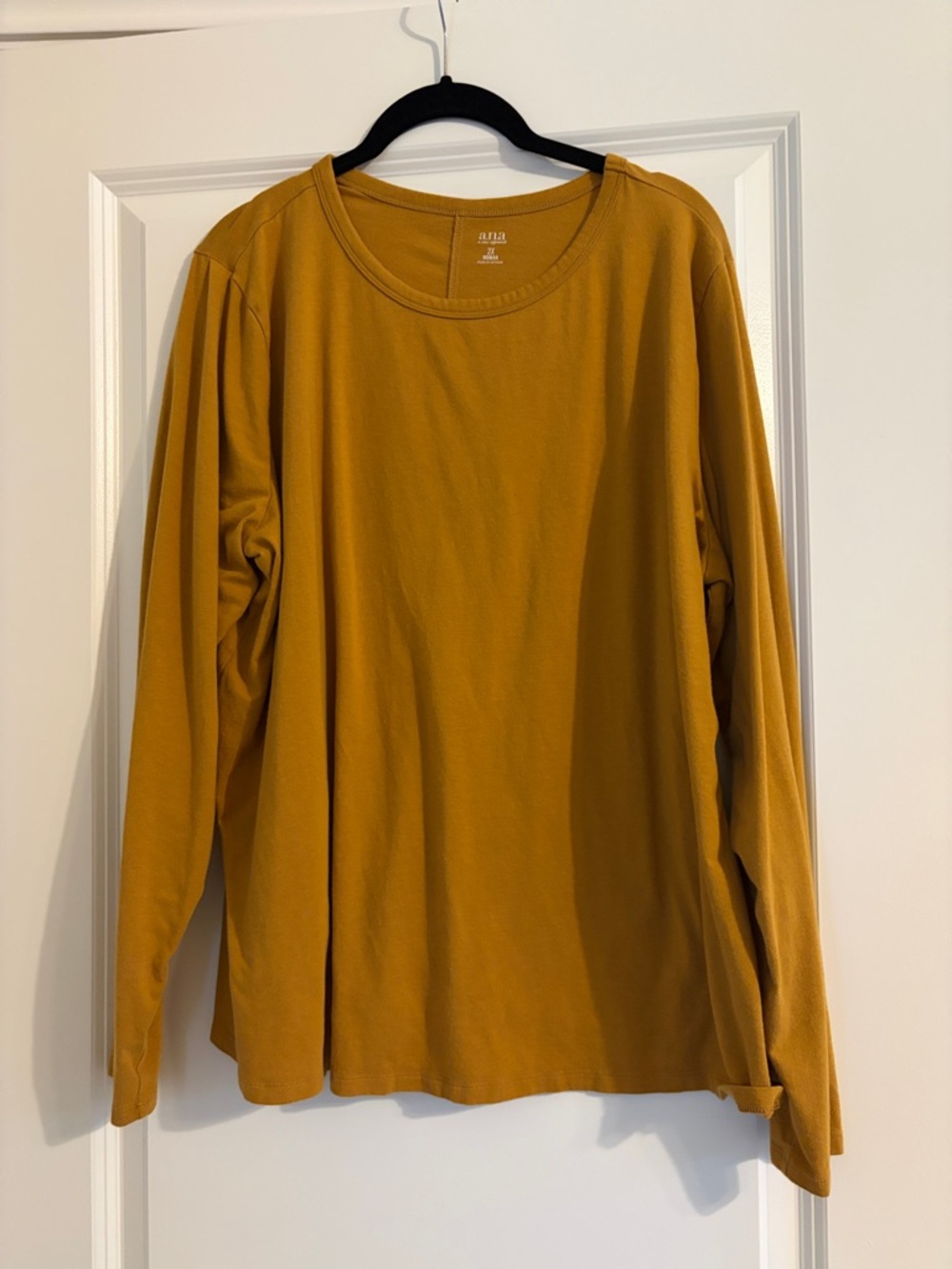 a.n.a Long Sleeve Crewneck Tee in Mustard
